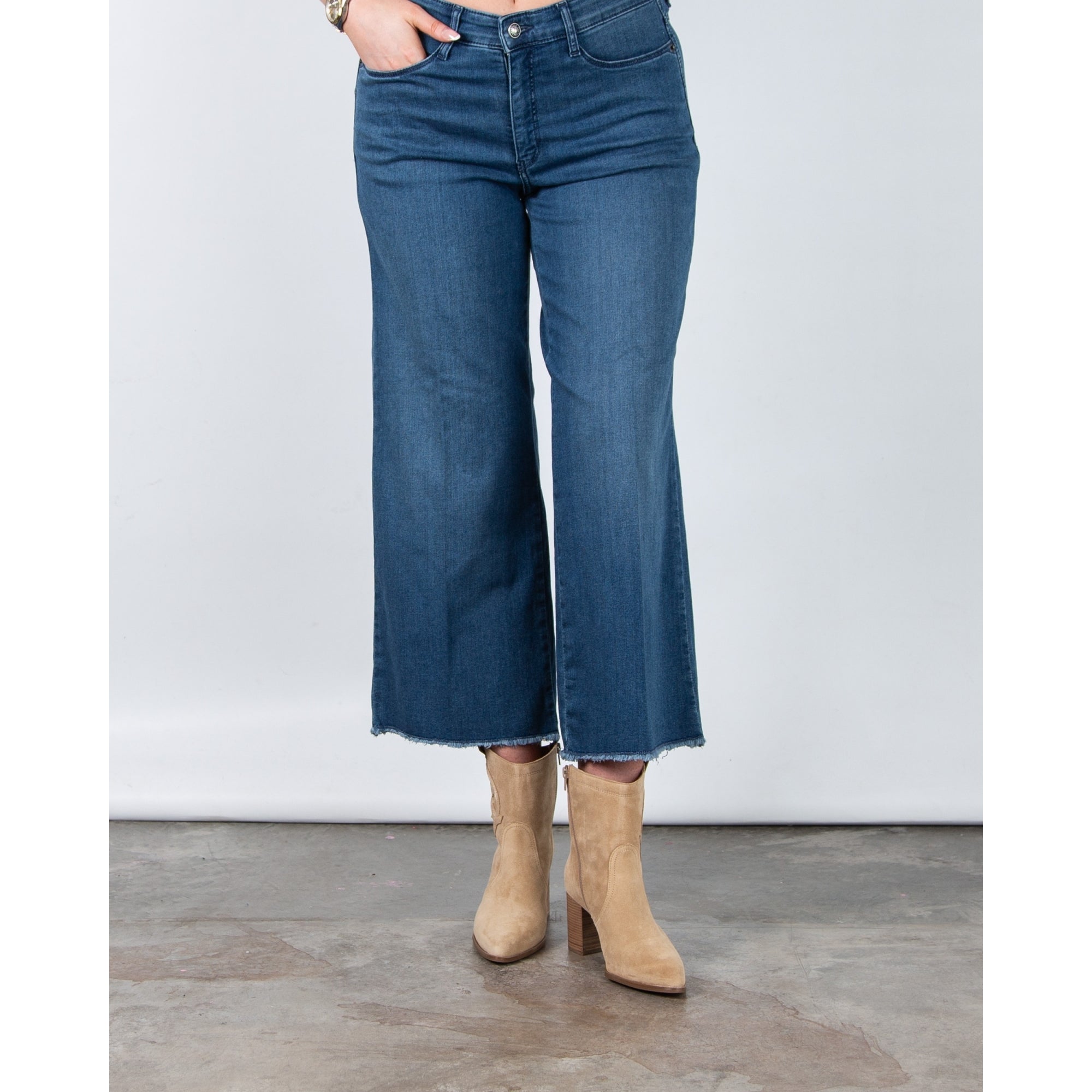 Mac Cropped Wide Leg Soft Denim Jean With Raw Hem Denim D597 OL