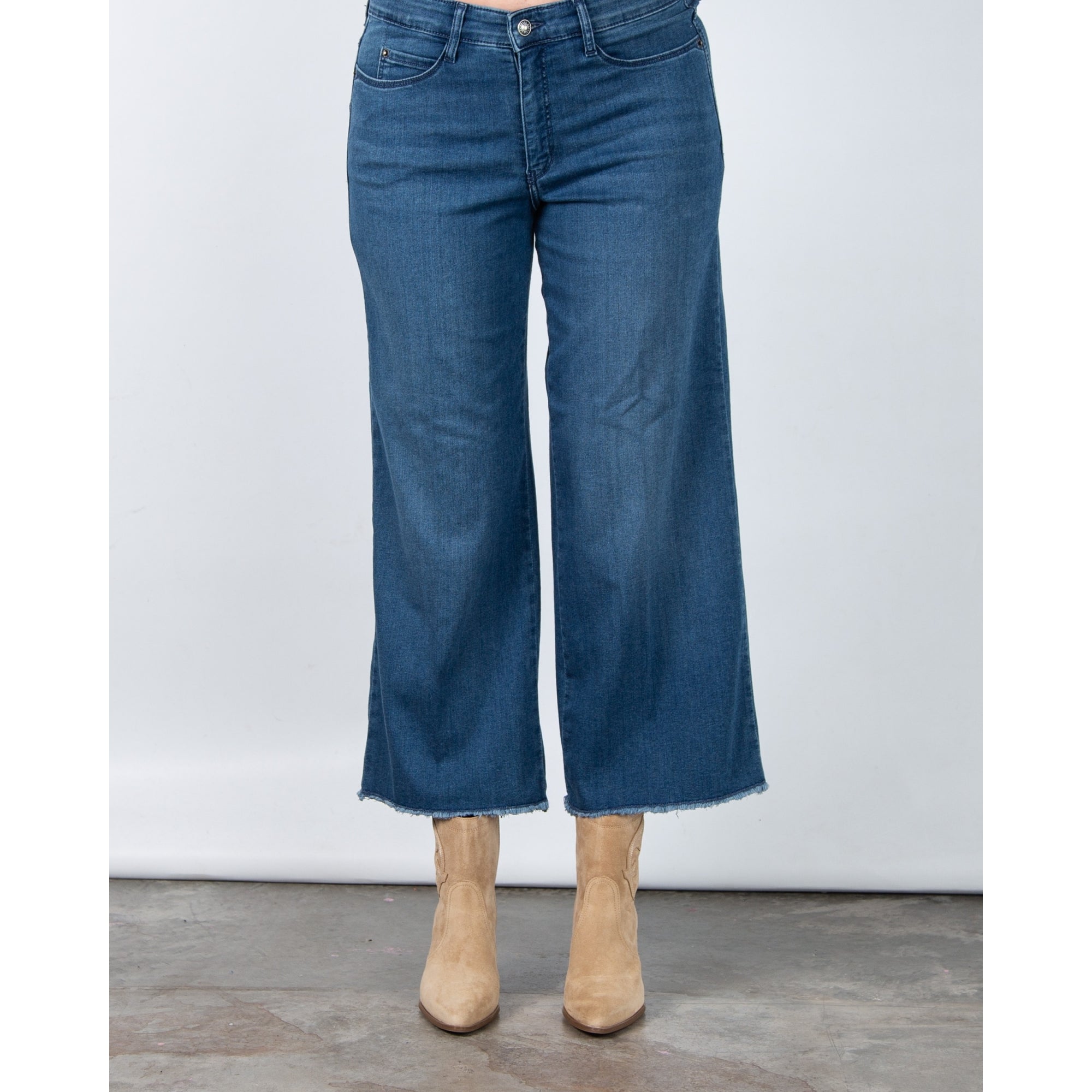 Mac Cropped Wide Leg Soft Denim Jean With Raw Hem Denim D597 OL