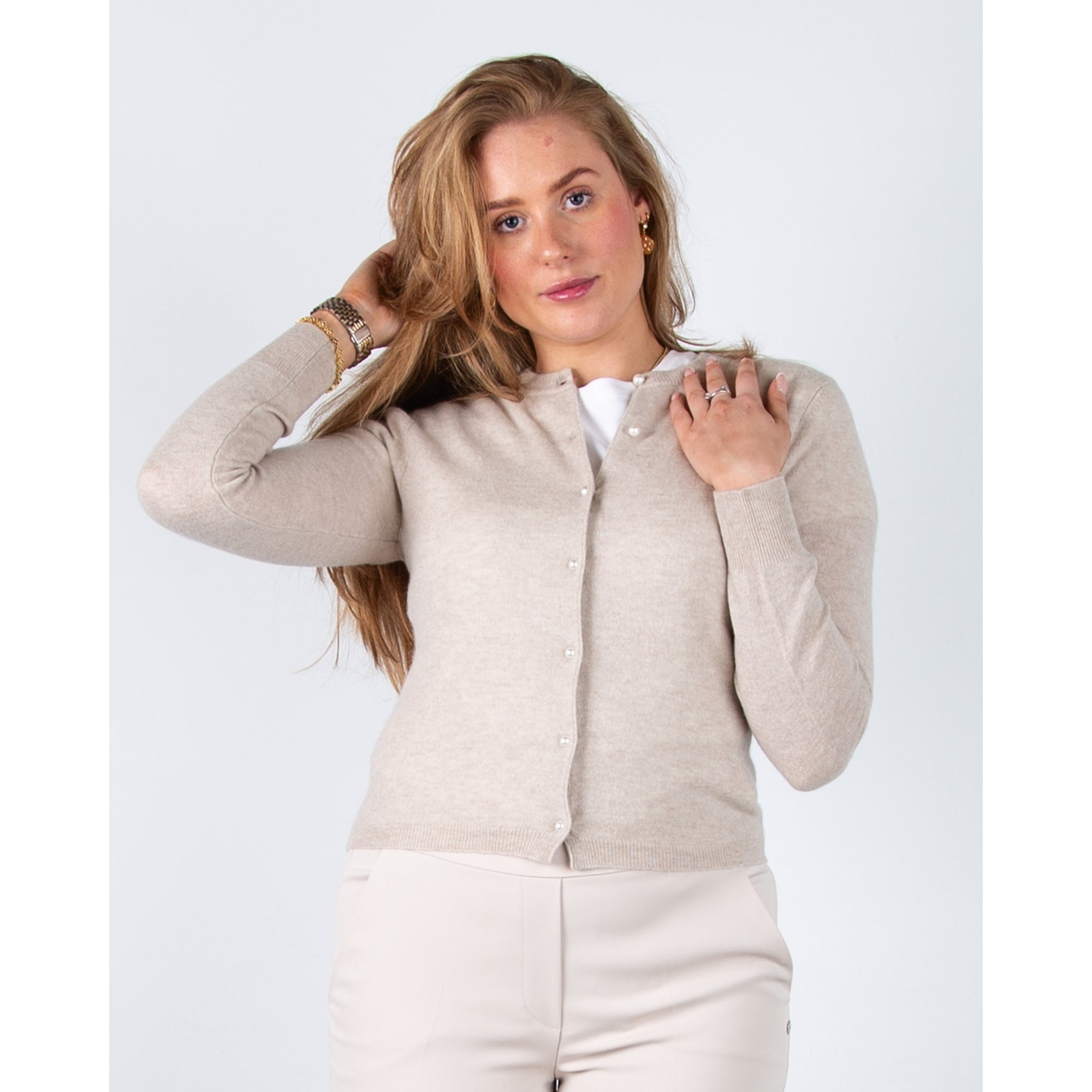 Herzens Angelegenheit Crew Neck Cashmere Cardigan With Pearl Buttons Oatmeal