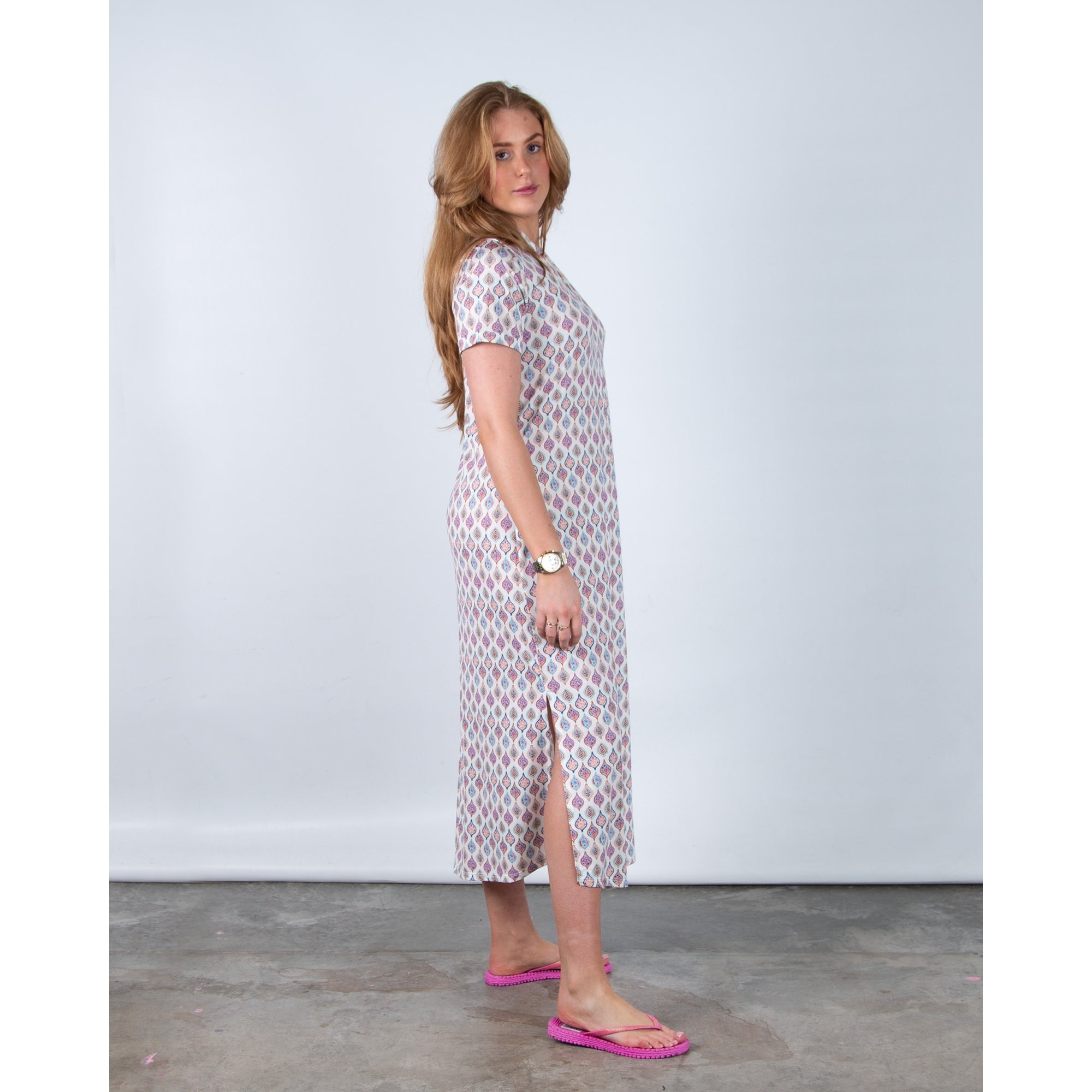 Tinta Style Nima Leaf Print V Neck Jersey Dress With Pleat Front Pink/blue/white