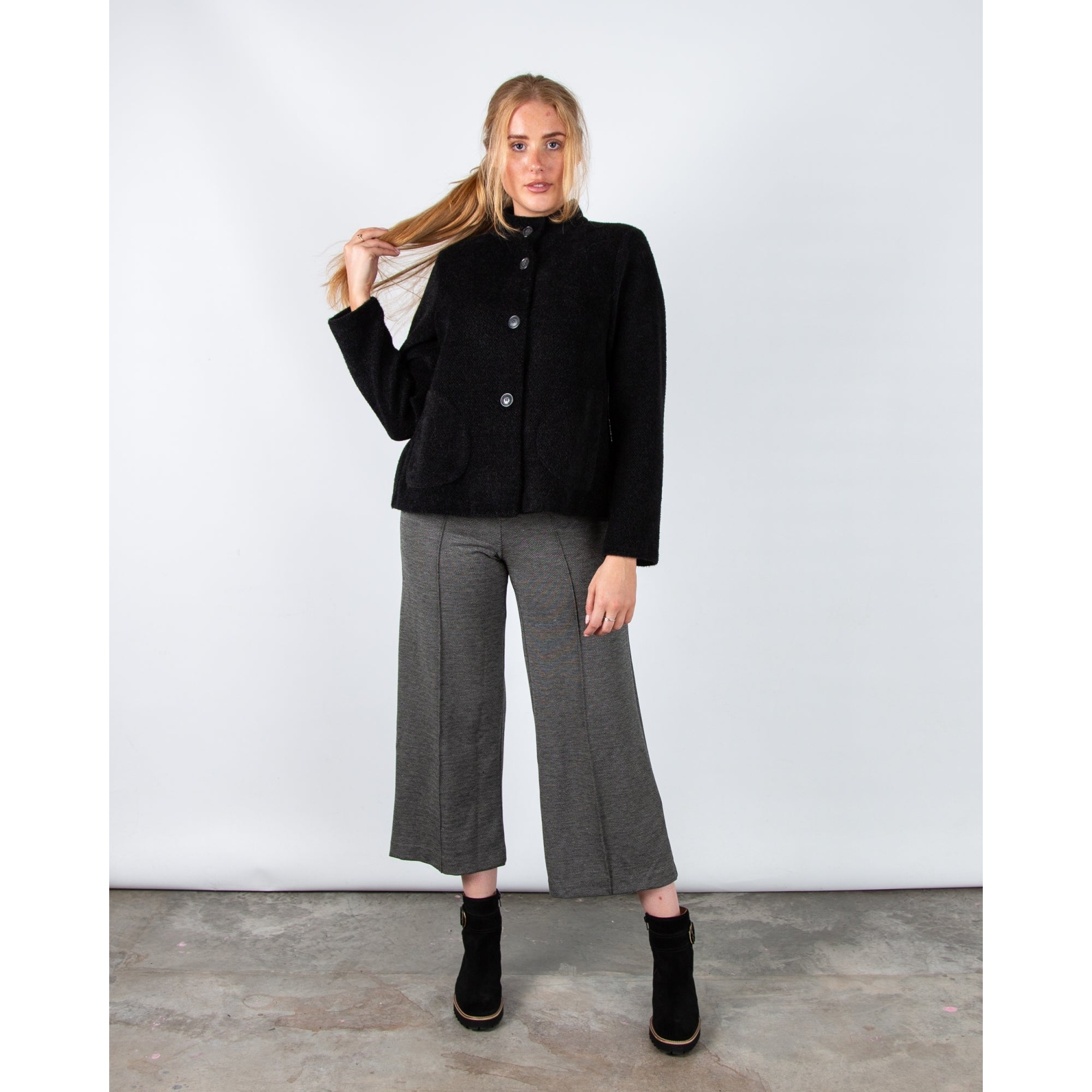 Tinta Style Fiorella Soft Knit Button Cape Jacket With Pleat Back Black