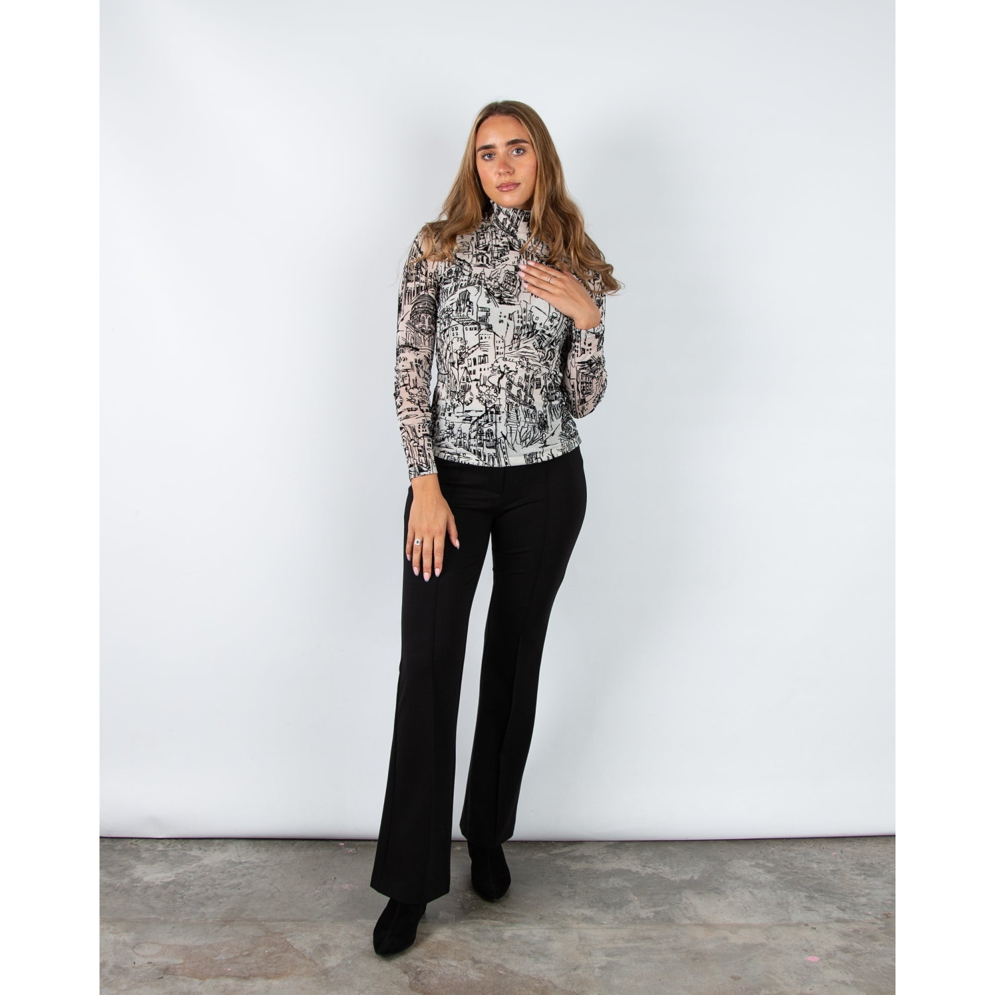 Marc Cain City Tour Sketch Print Fitted Top Cream/black