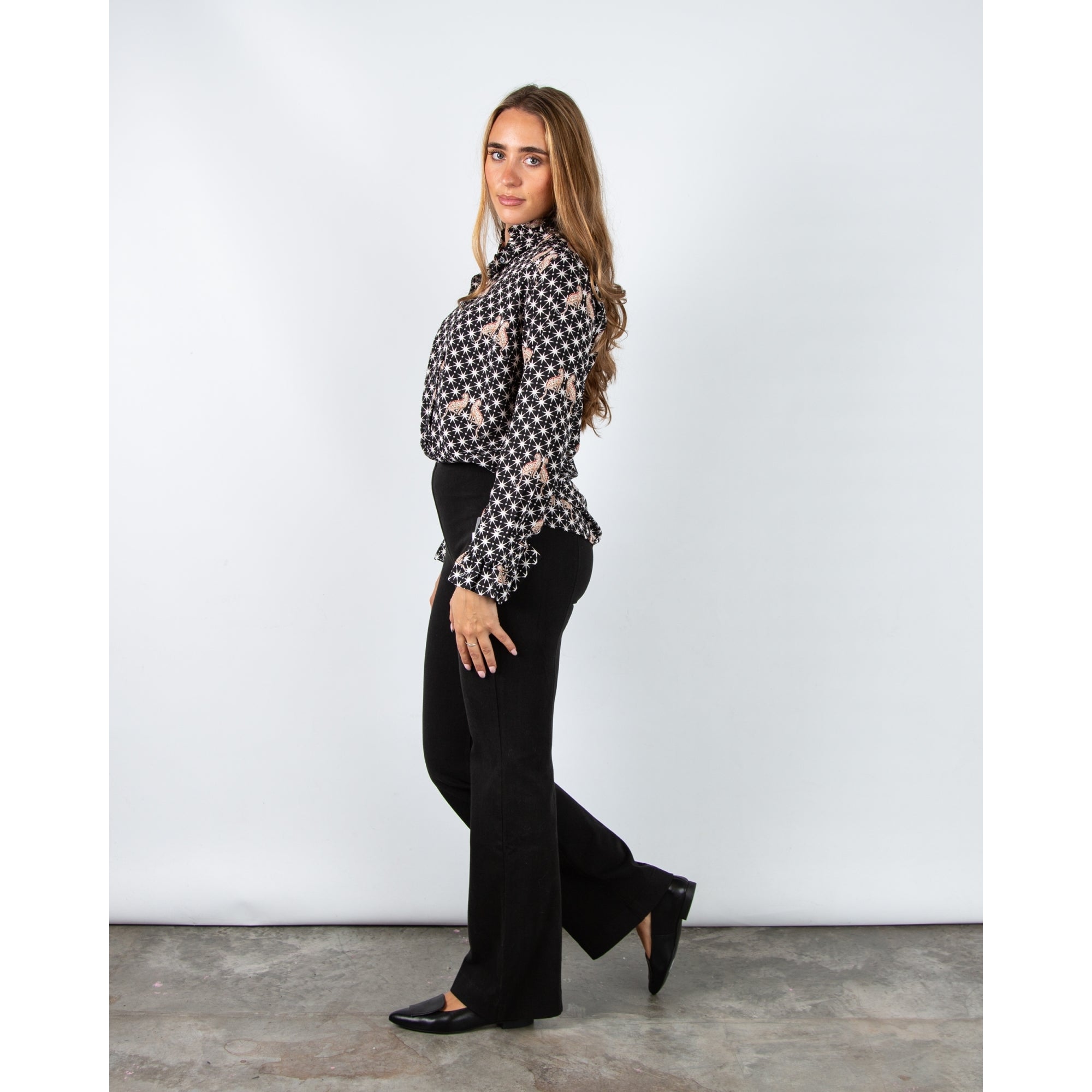 Vilagallo Nicola Leopard Star Blouse With Frill Collar And Cuff Black