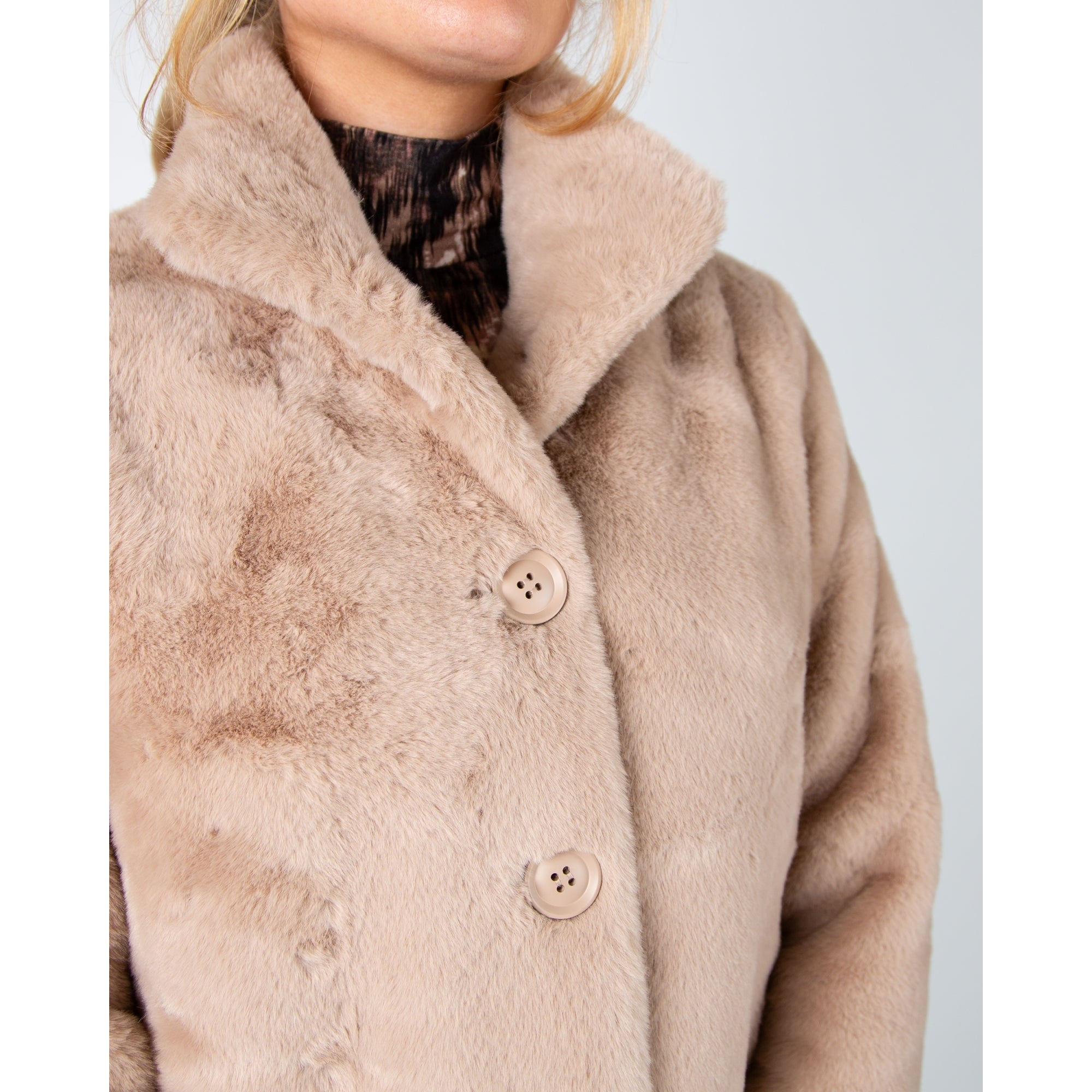 Rino & Pelle Vie Faux Fur Short Jacket With High Collar Oat