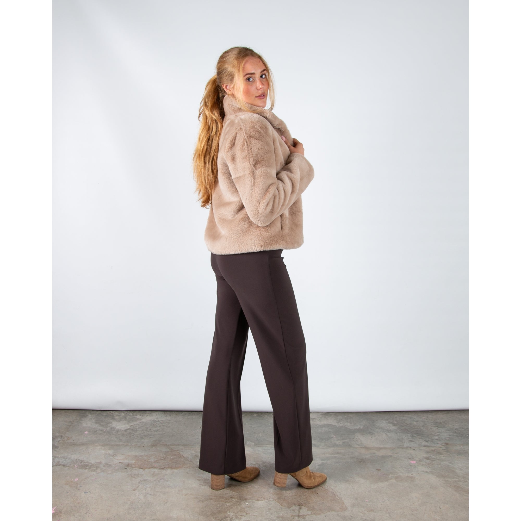 Rino & Pelle Vie Faux Fur Short Jacket With High Collar Oat