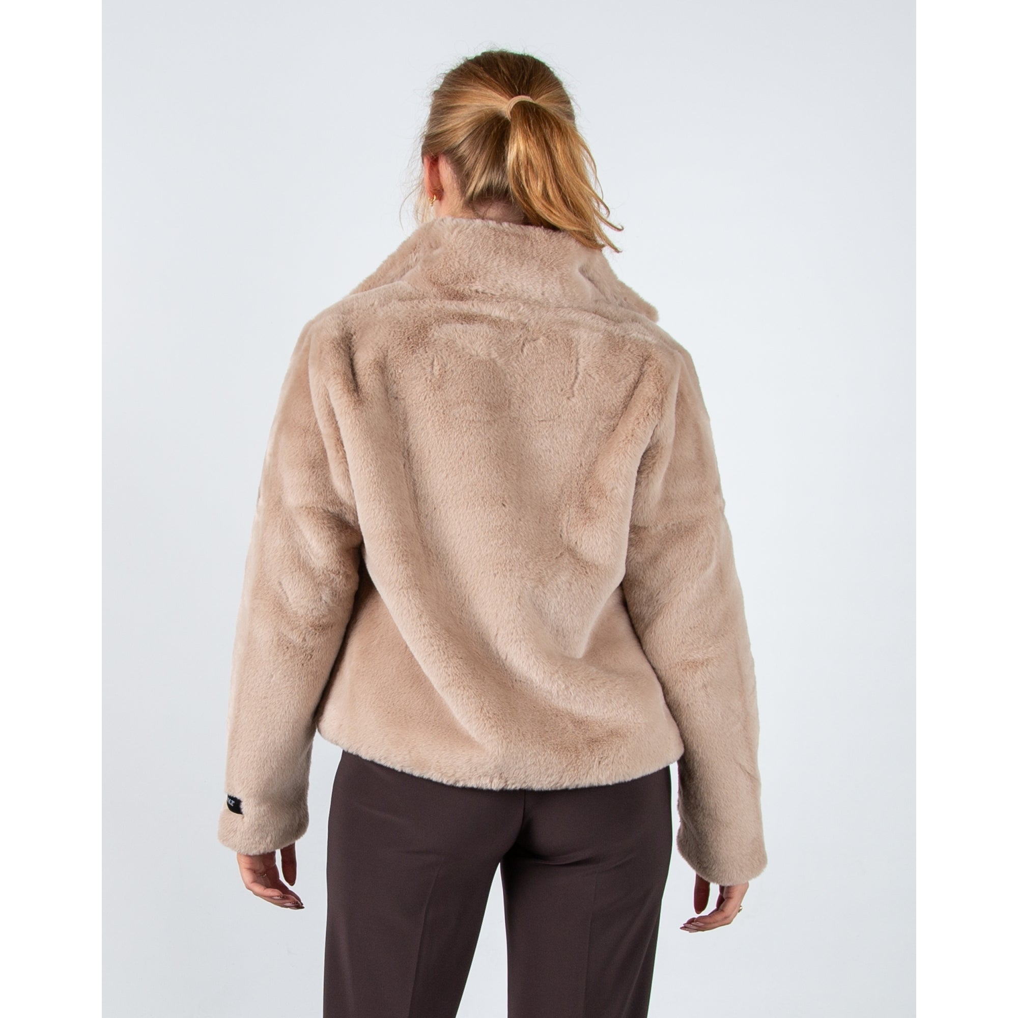 Rino & Pelle Vie Faux Fur Short Jacket With High Collar Oat