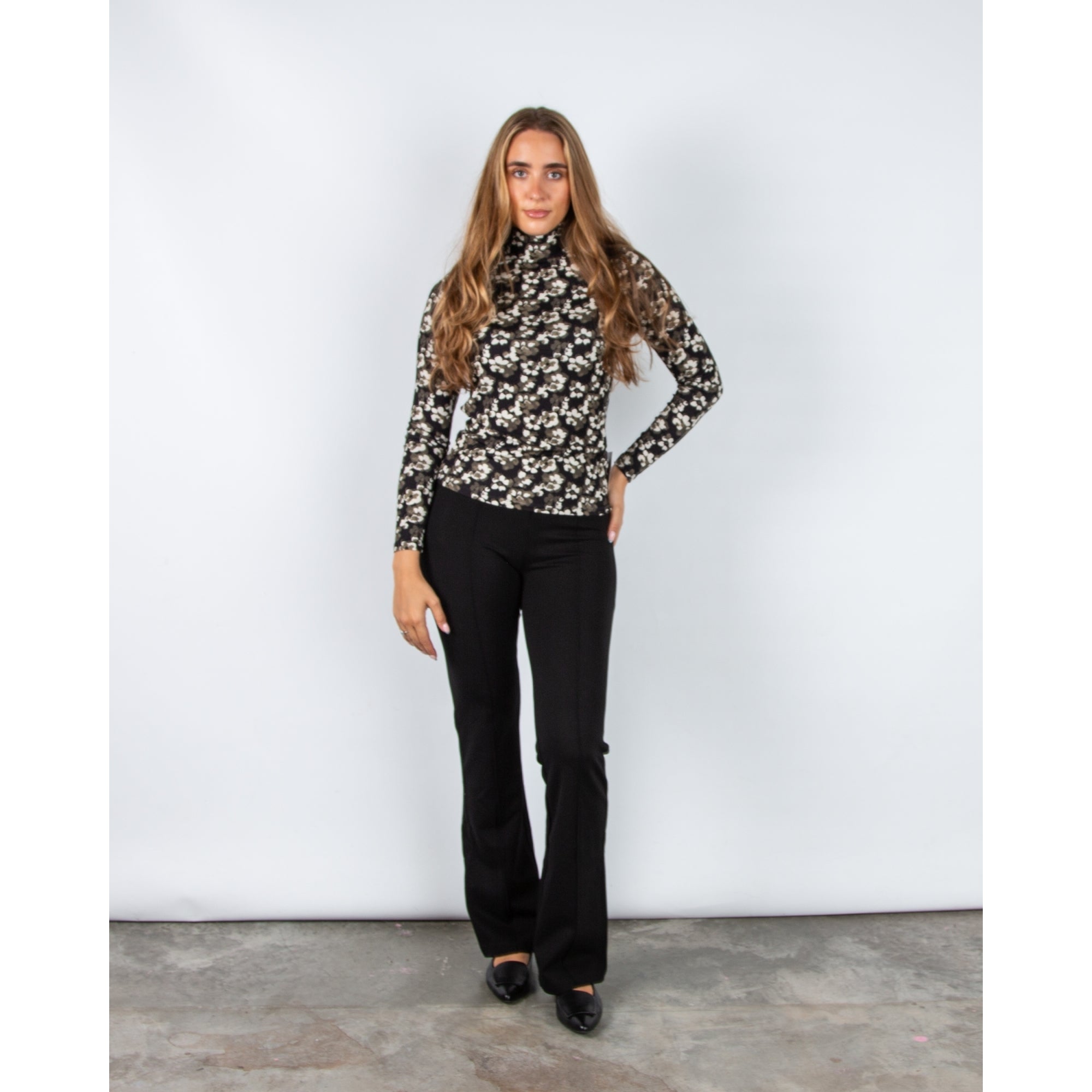 Red Button Floral Crewe Neck Jersey Top Black/khaki