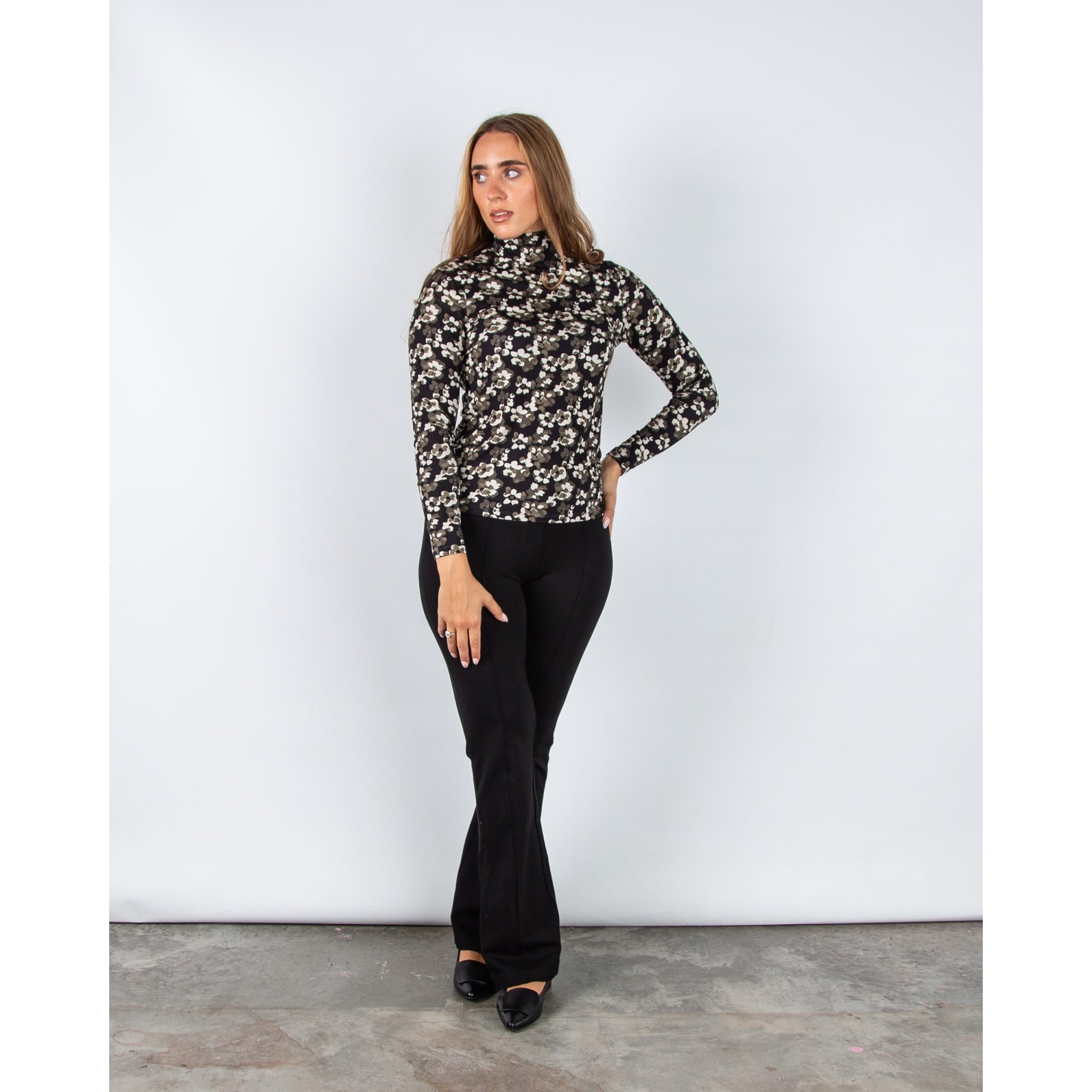 Red Button Floral Crewe Neck Jersey Top Black/khaki