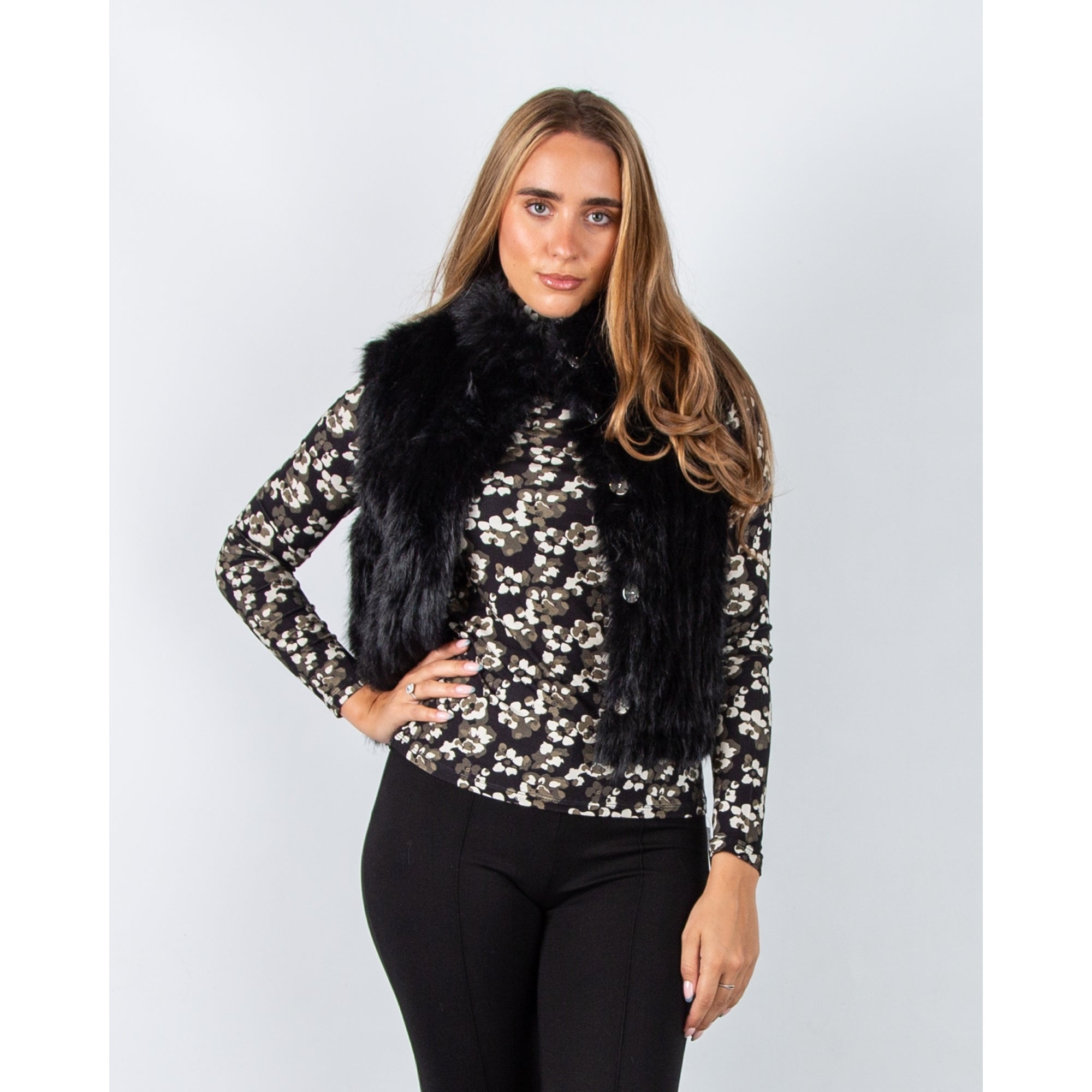 Red Button Floral Crewe Neck Jersey Top Black/khaki