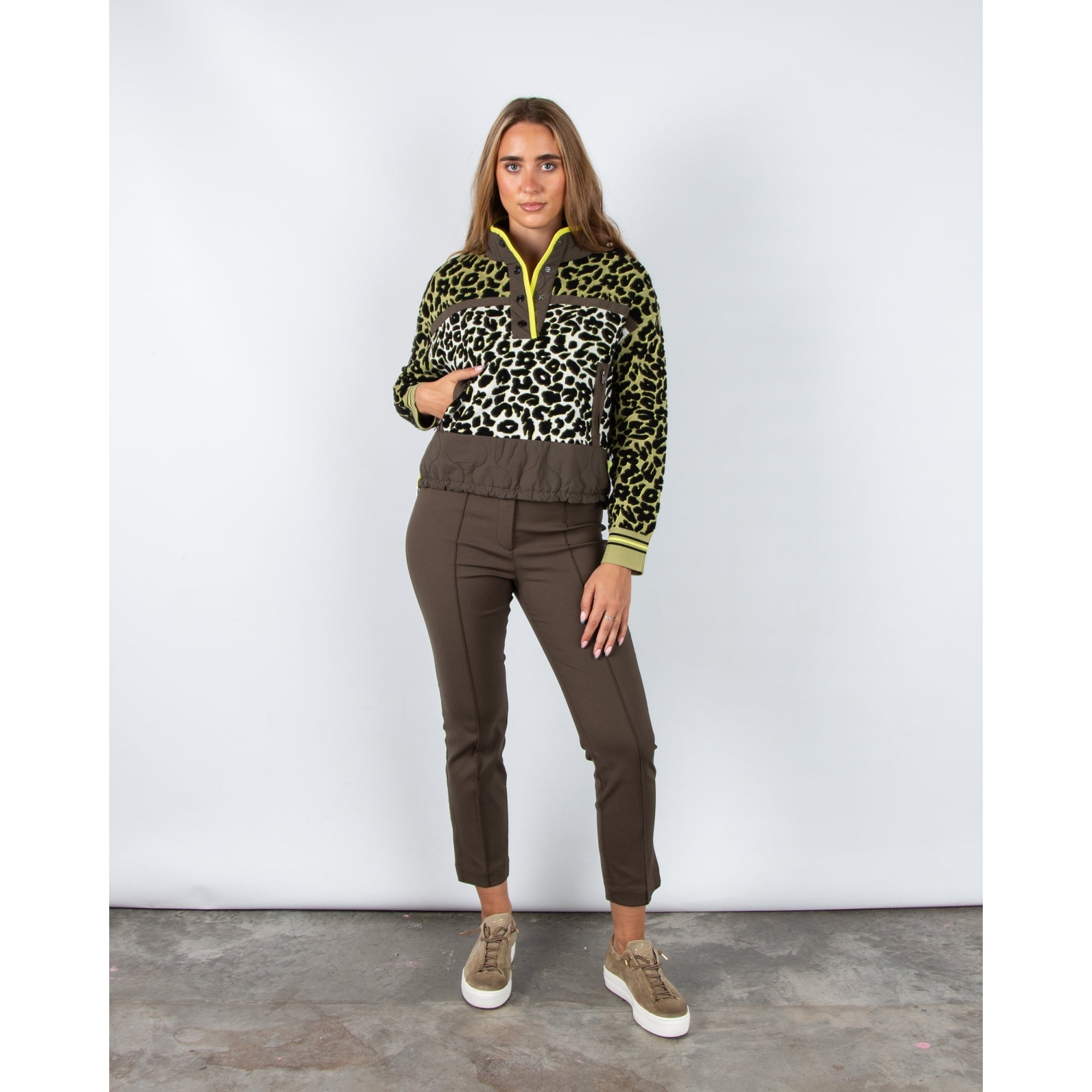 Marc Cain Leo Hike Sporty Leopard Patch Sweatshirt Khaki/lime