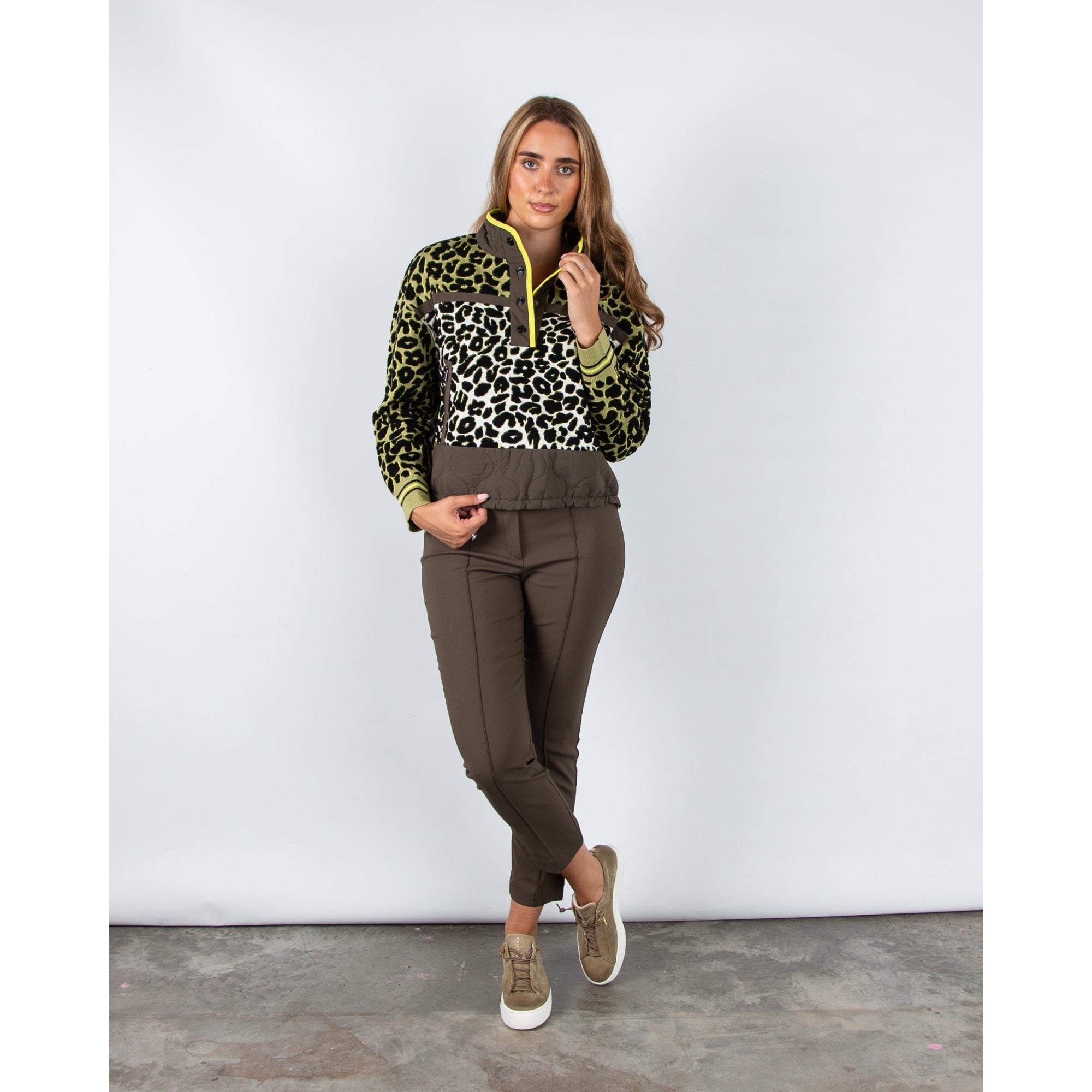 Marc Cain Leo Hike Sporty Leopard Patch Sweatshirt Khaki/lime