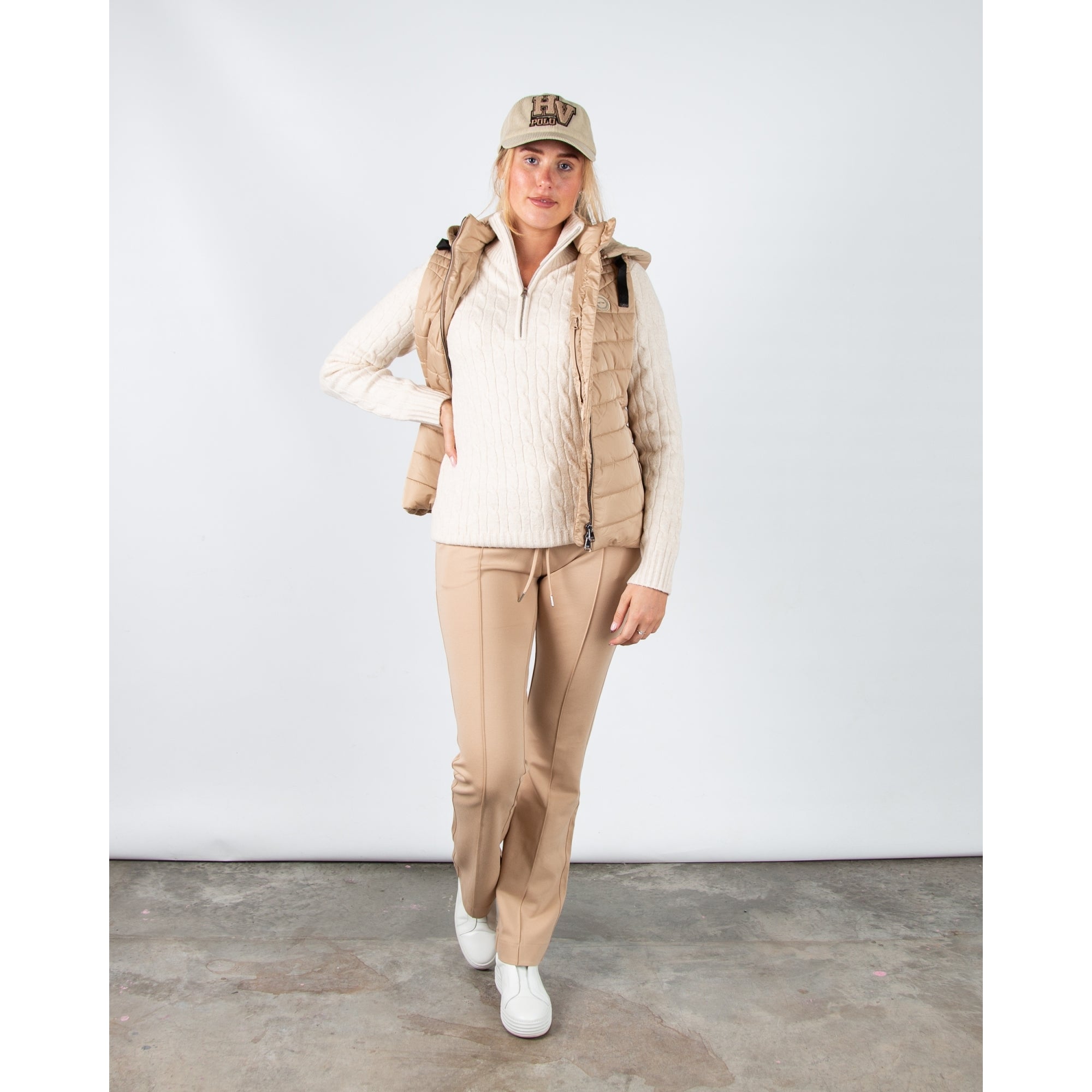 Hv Society Bona Quilted Gilet With Detachable Hood Champagne