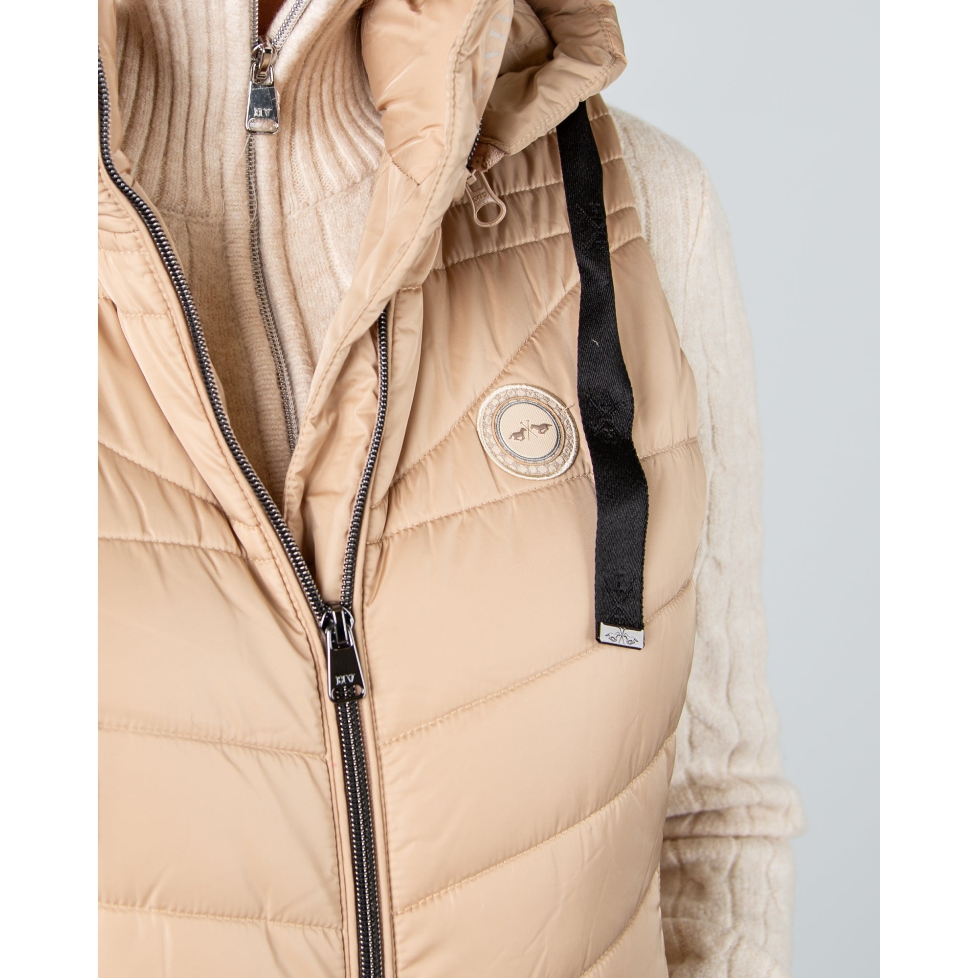 Hv Society Bona Quilted Gilet With Detachable Hood Champagne