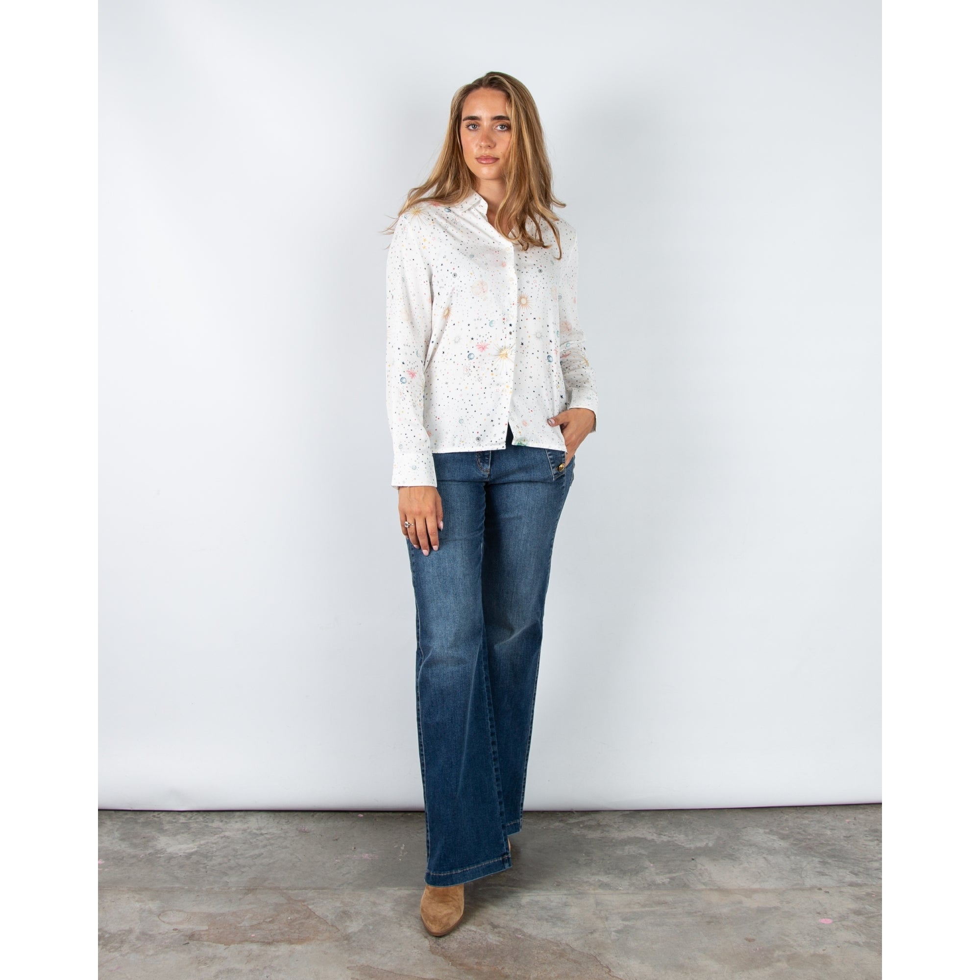 Vilagallo Isa Scattered Star Print Blouse With Detail Back White Multi
