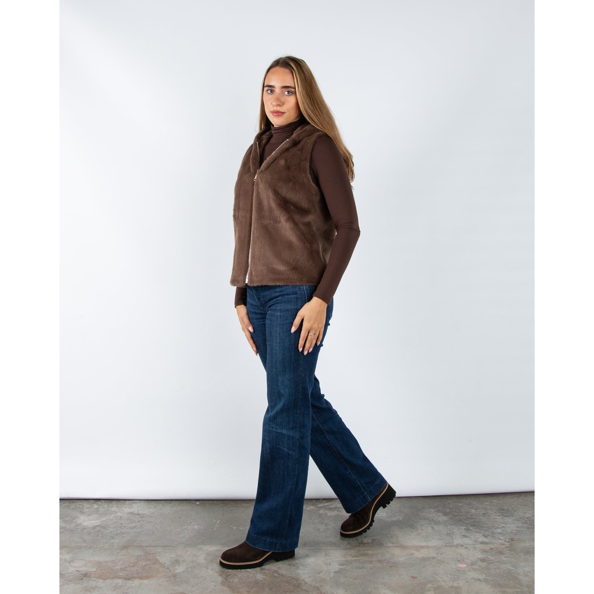 Giovanni Vicky Faux Fur Zip Through Gilet With Hood Marron