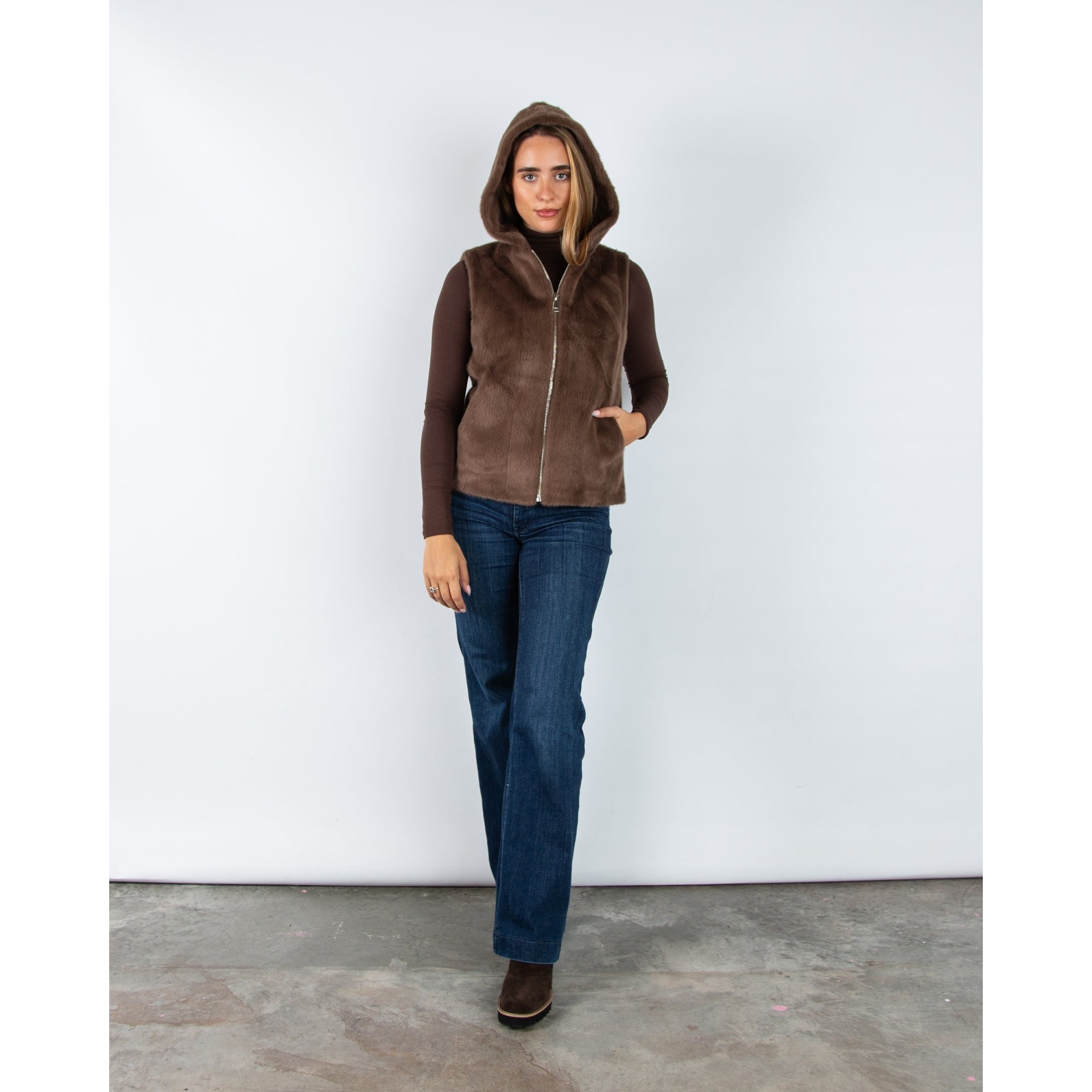 Giovanni Vicky Faux Fur Zip Through Gilet With Hood Marron