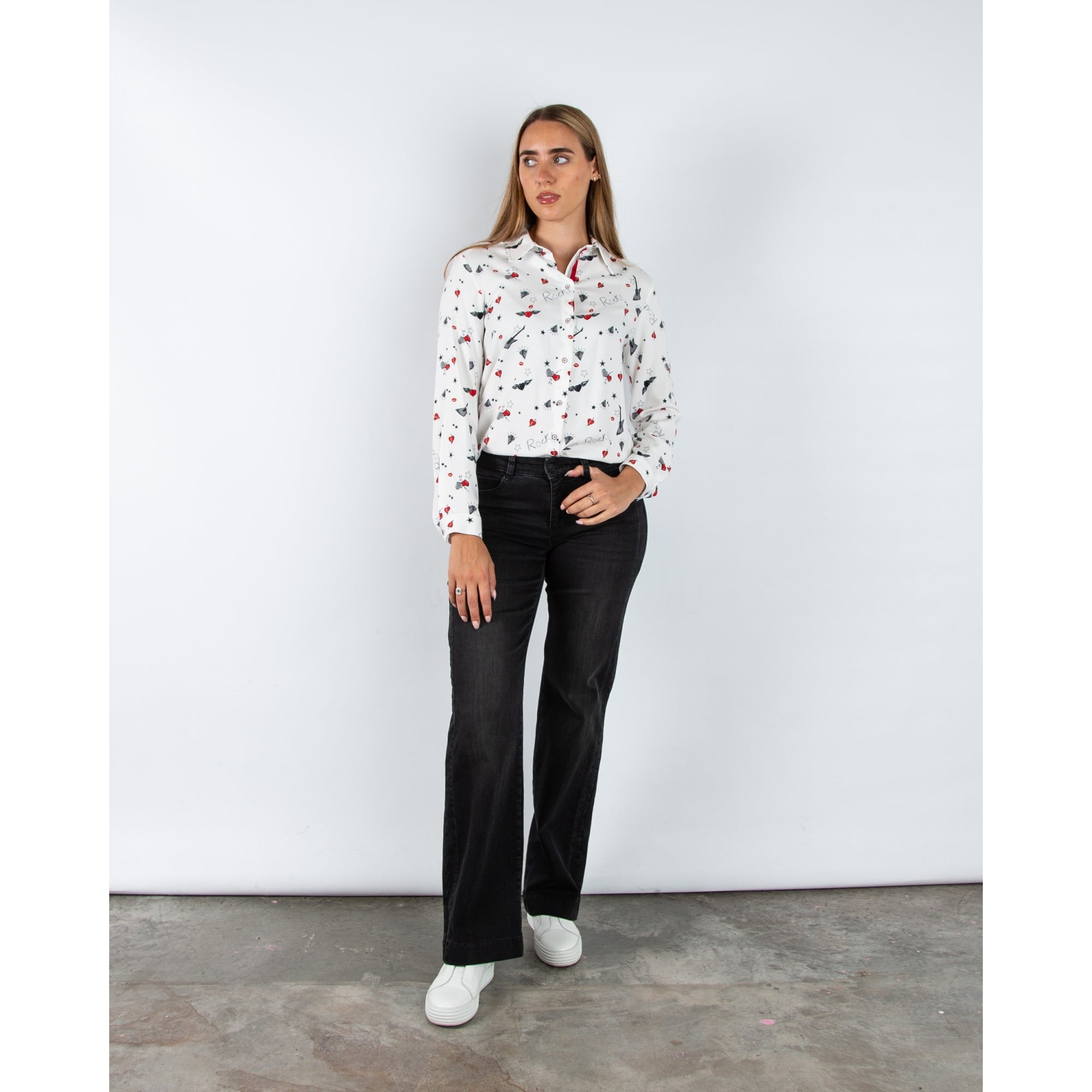 Bariloche Pitti Heart Rock Sticker Print Shirt White