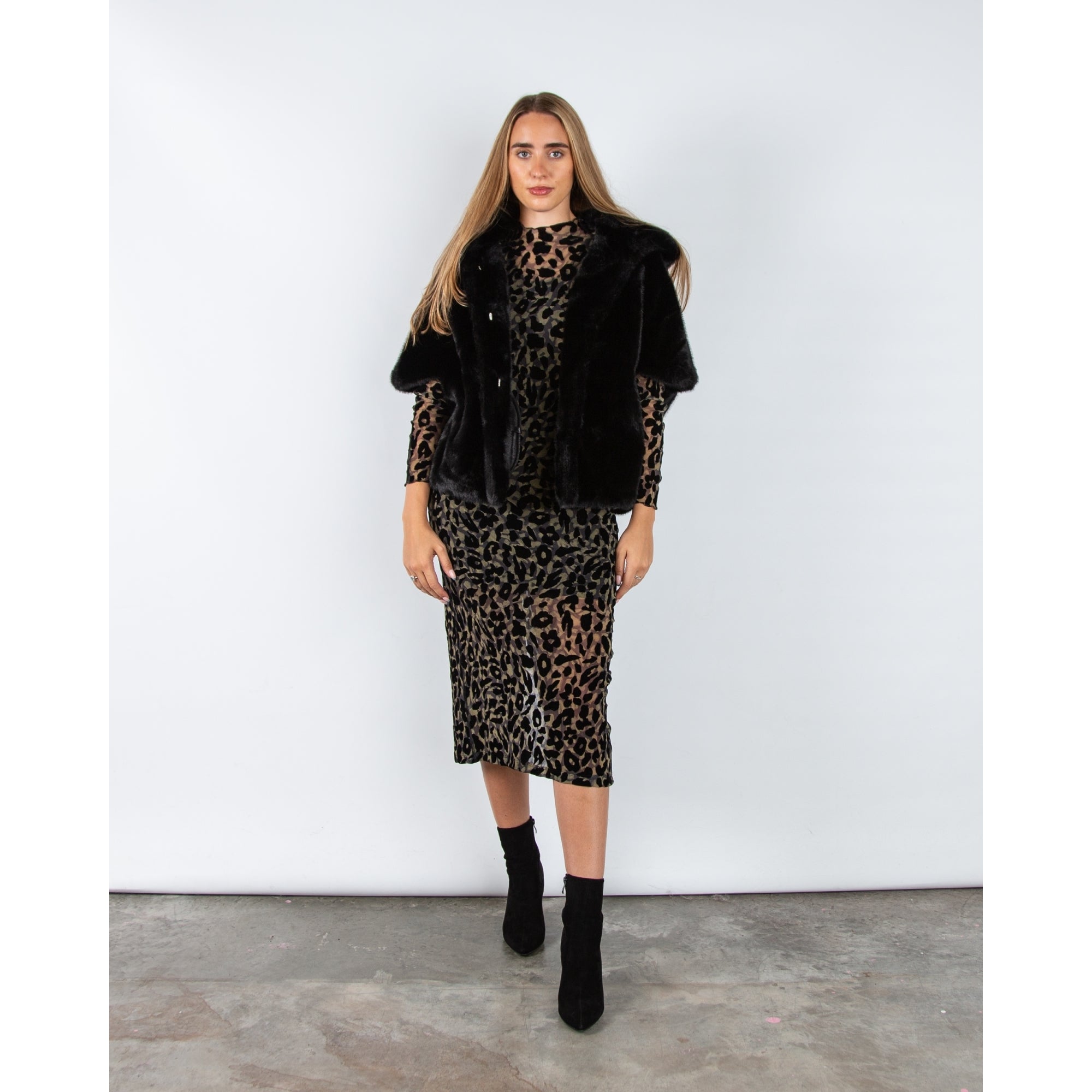 Giovanni Leonie Faux Fur Hooded Cape Jacket Black