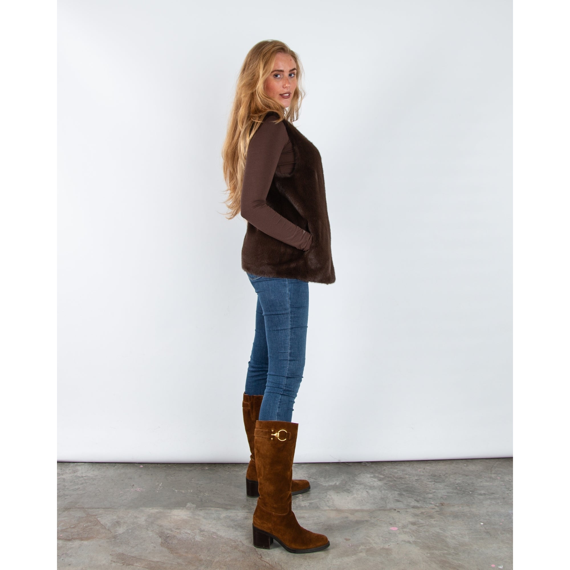 Giovanni Mina V Neck Collarless Faux Fur Gilet With T Bar Closure Marron