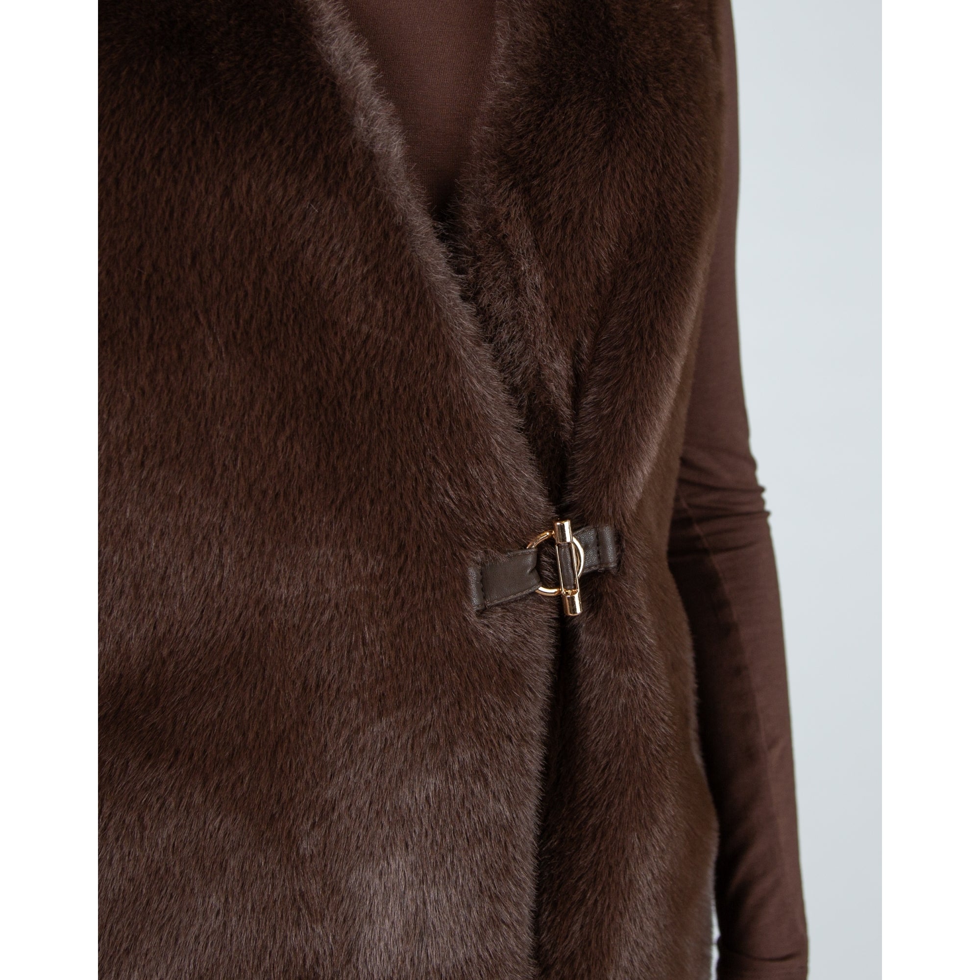 Giovanni Mina V Neck Collarless Faux Fur Gilet With T Bar Closure Marron