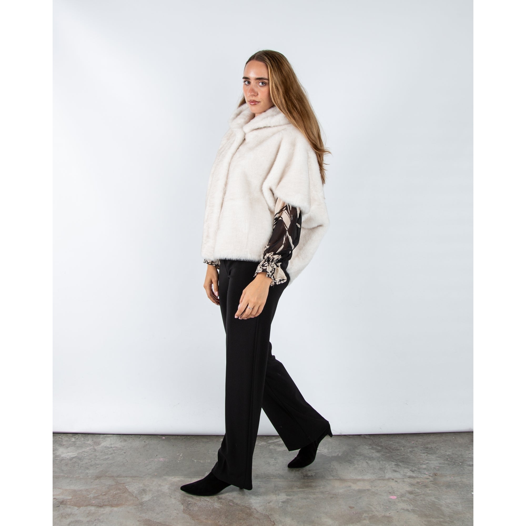 Giovanni Leonie Faux Fur Hooded Cape Jacket Ecru