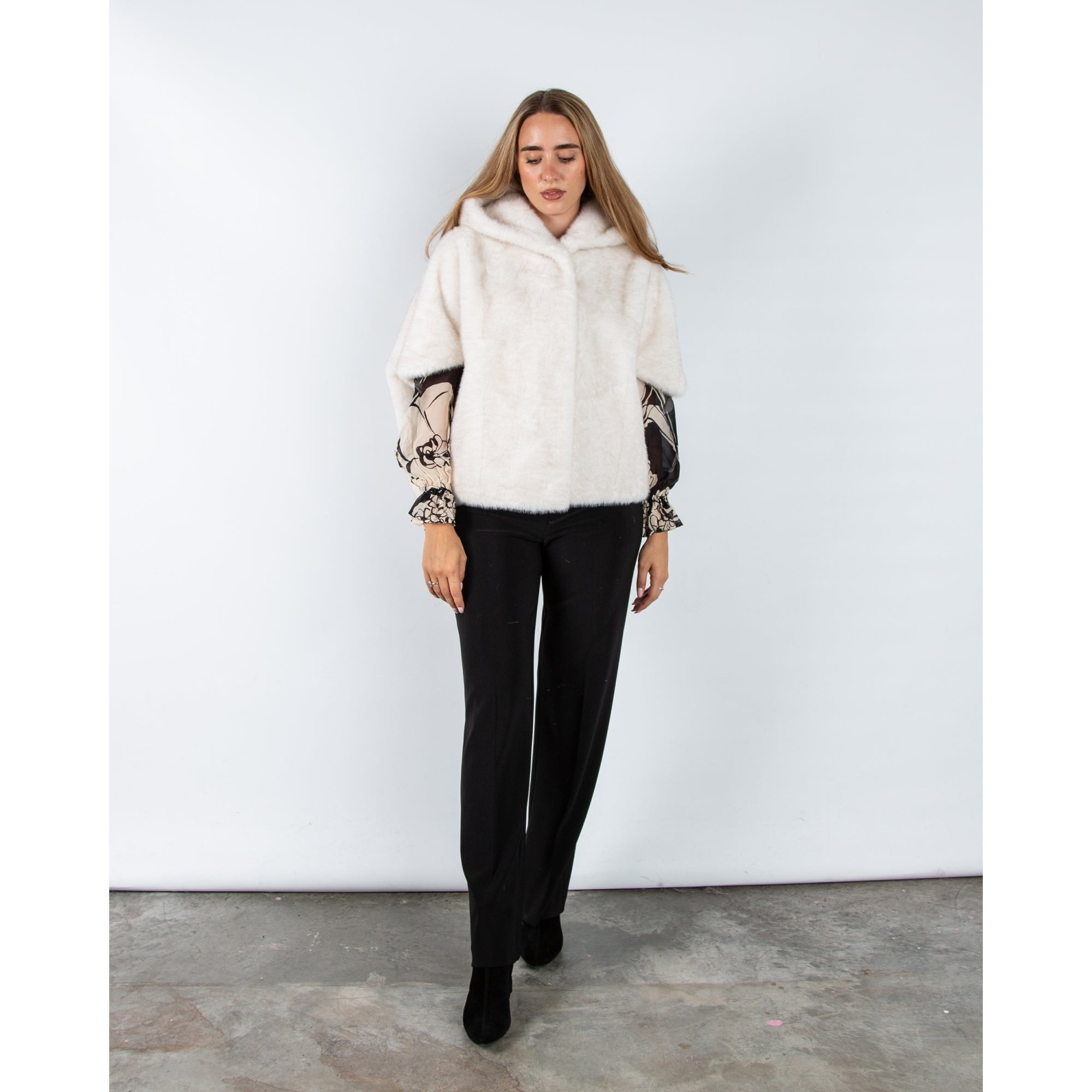 Giovanni Leonie Faux Fur Hooded Cape Jacket Ecru