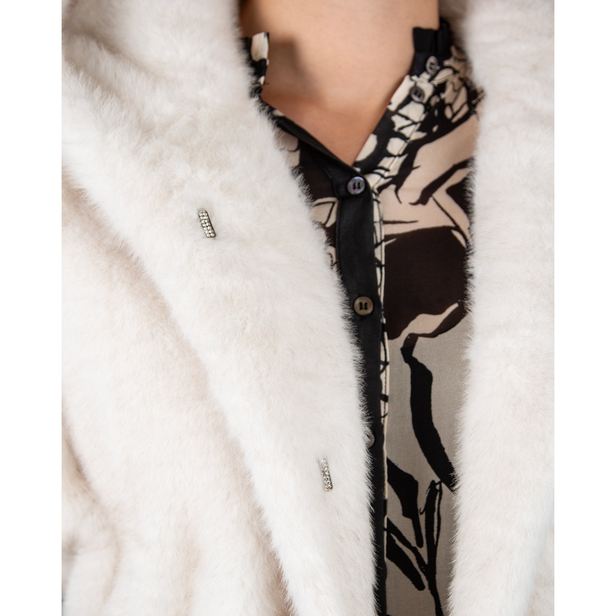 Giovanni Leonie Faux Fur Hooded Cape Jacket Ecru