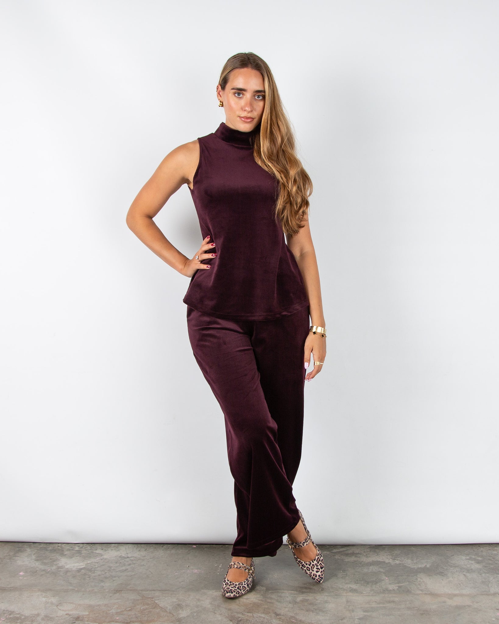 Bariloche Maenoba Velour High Neck Sleeveless Top Wine