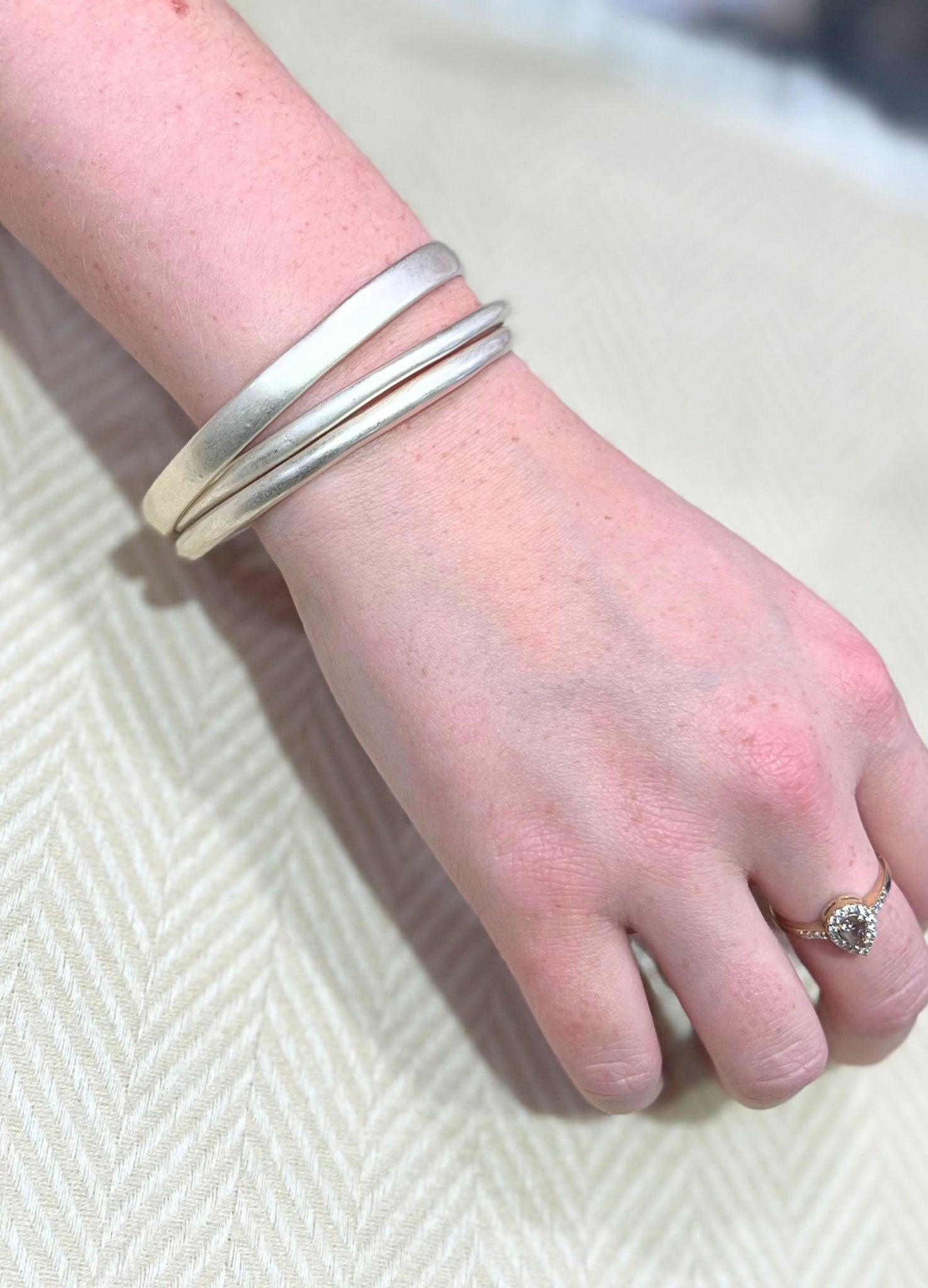 Eliza Gracious Burnished Metal Triple Bangle Set Pale Gold