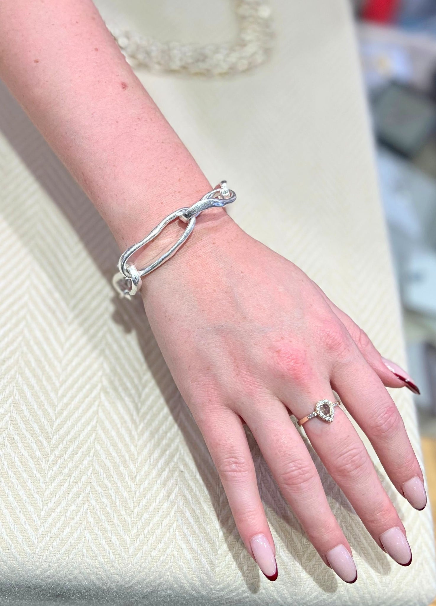 Eliza Gracious Oval Link Burnished Metal Bracelet Silver