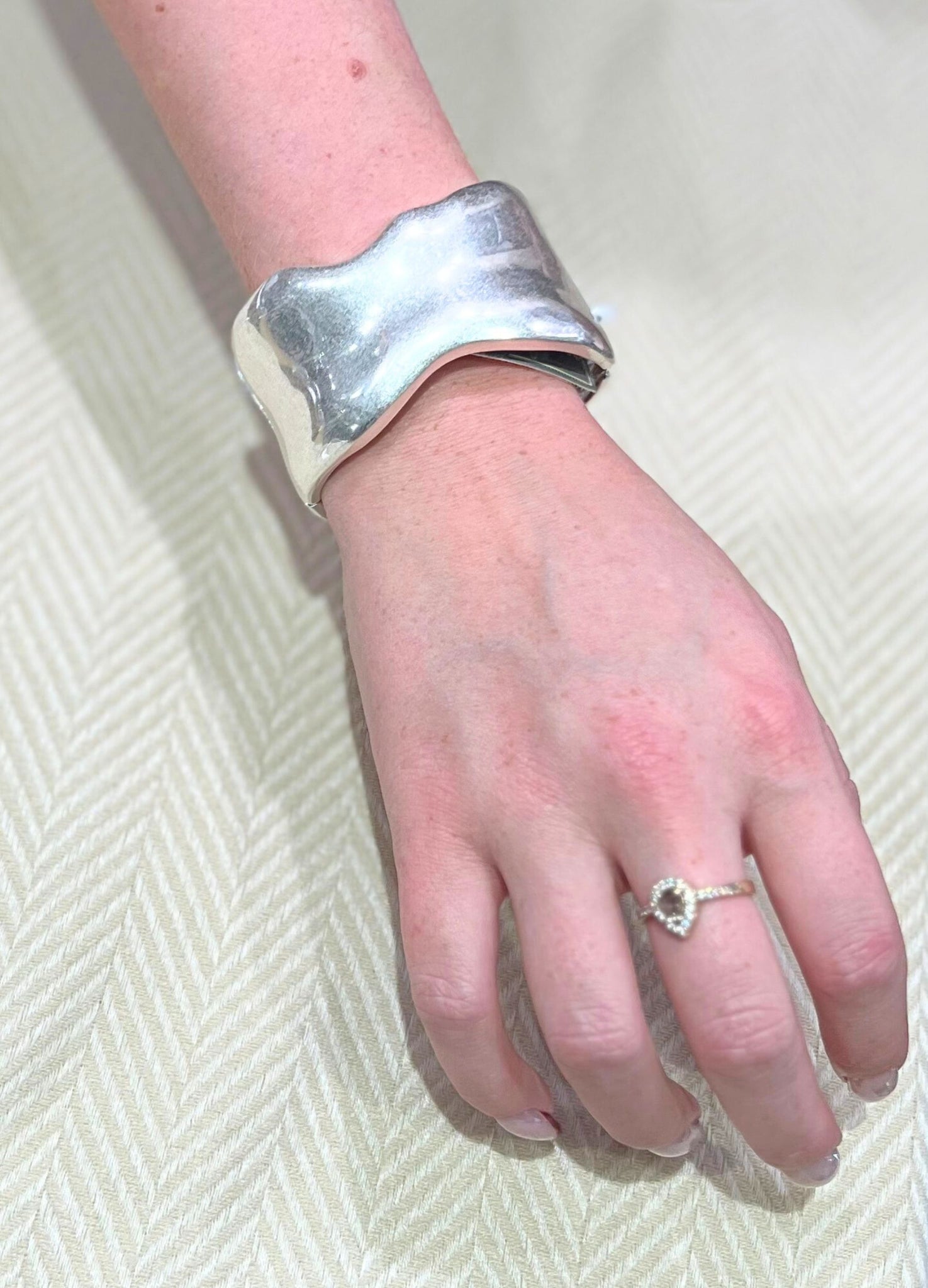 Eliza Gracious Abstract Hinged Chunky Bangle Silver