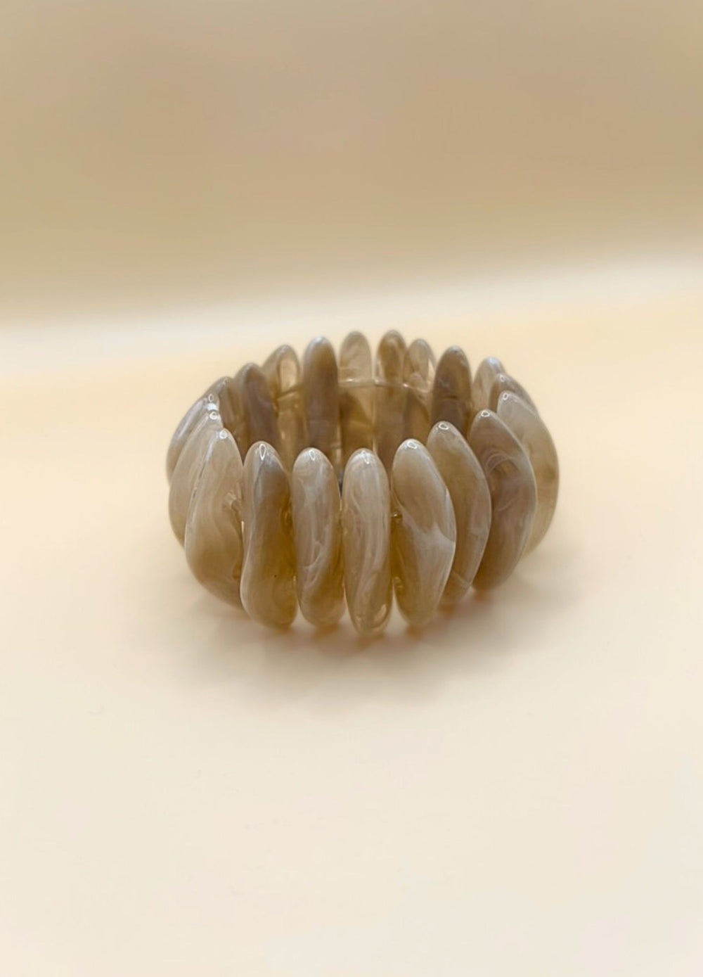 Eliza Gracious Marbled Resin Link Stretch Bangle Warm Beige