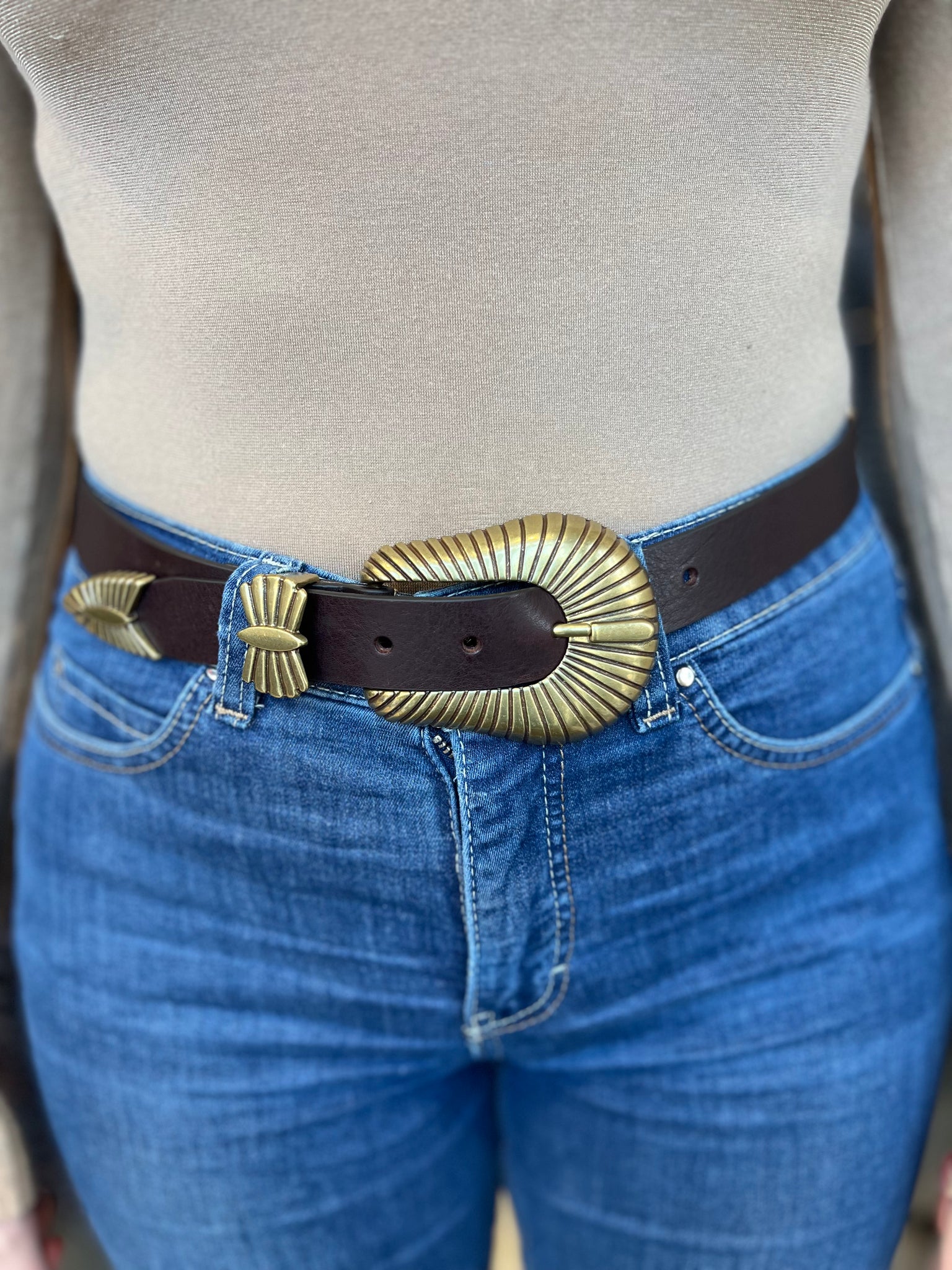 Abro Italian Leather Belt with Ribbed Buckle in Brown/Gold