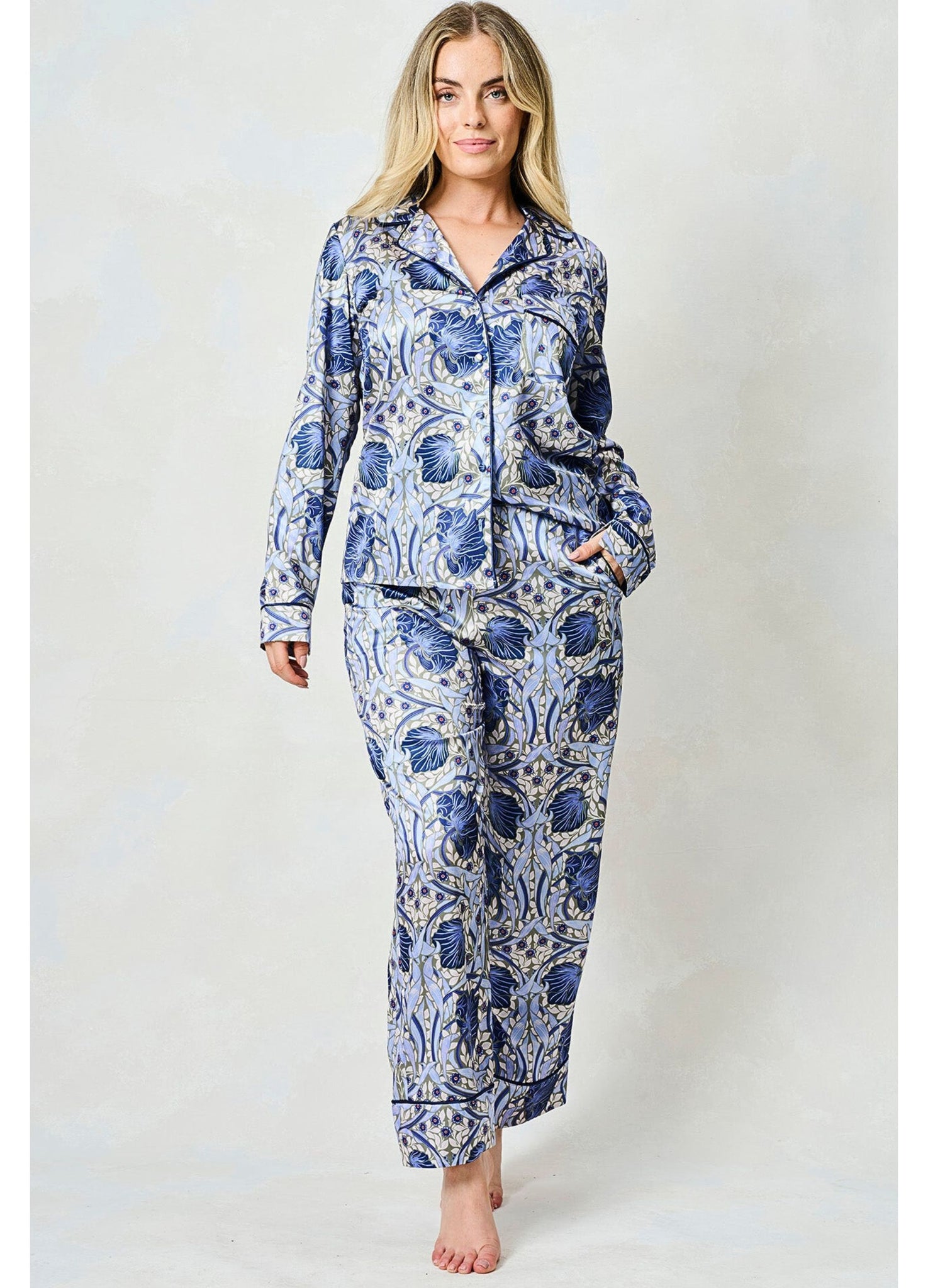 Hope & Ivy Izzy Botanical Print Soft Satin Pyjama Set Blue/Green