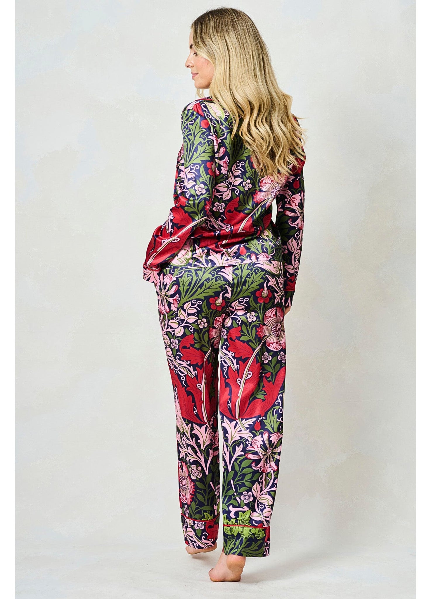 Hope & Ivy Marianna Botanical Print Soft Satin Pyjama Set Navy/Red/Green