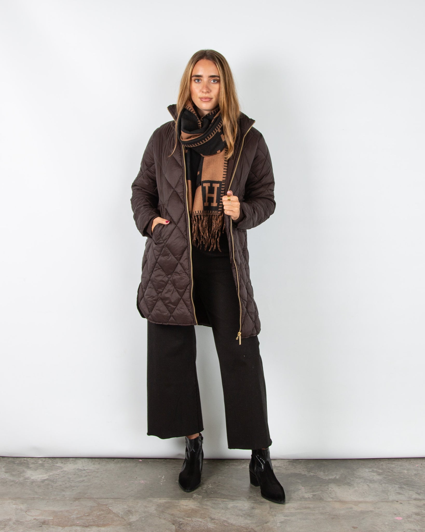 Miku Accessories H Logo Reversible Scarf Black/Tan