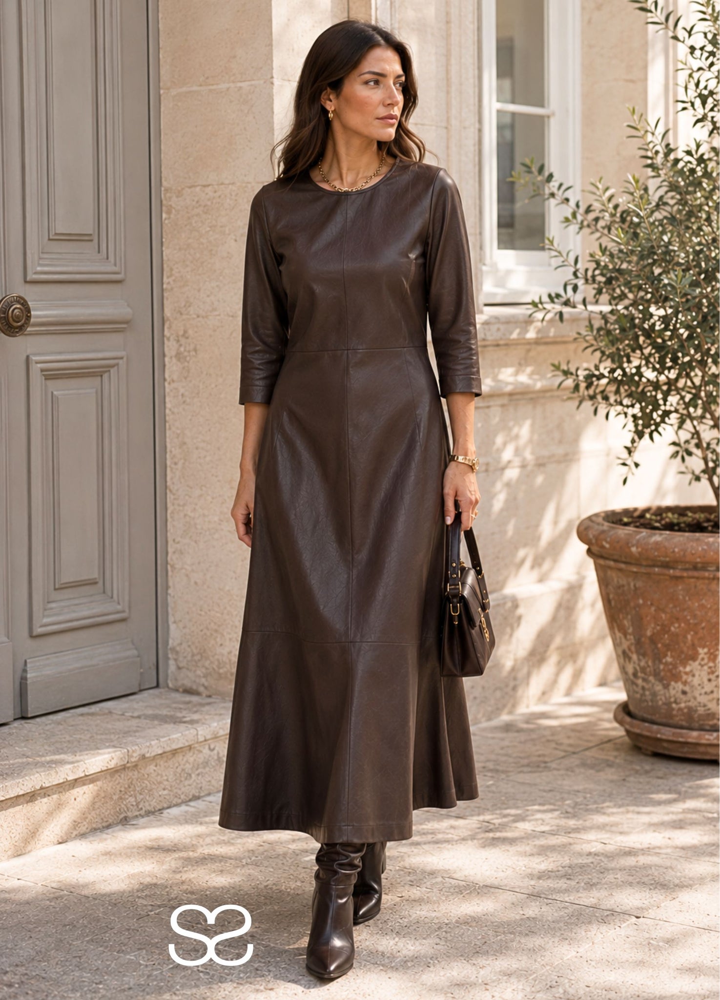 chocolate brown faux leather dress Tinta Style Acanta Round Neck 3/4 Sleeve – SisterOnlinestore size:m/l hugging silhouette is ideal ARRANGE applique floral volume week1925_20250504